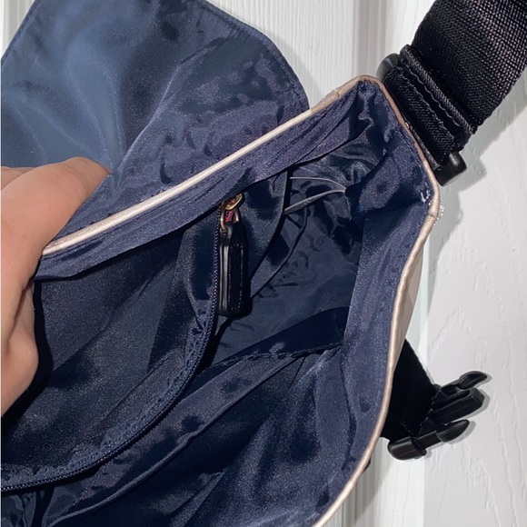 Tommy Hilfiger camp crossbody - Picture 4 of 4